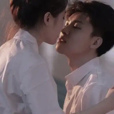 异性聊天时,男生经常发你3句话,说明他对你有想法了