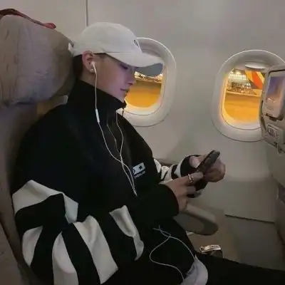 男生超级帅又很霸气的冬季头像我也不明白为什么忽然我们就不合适了