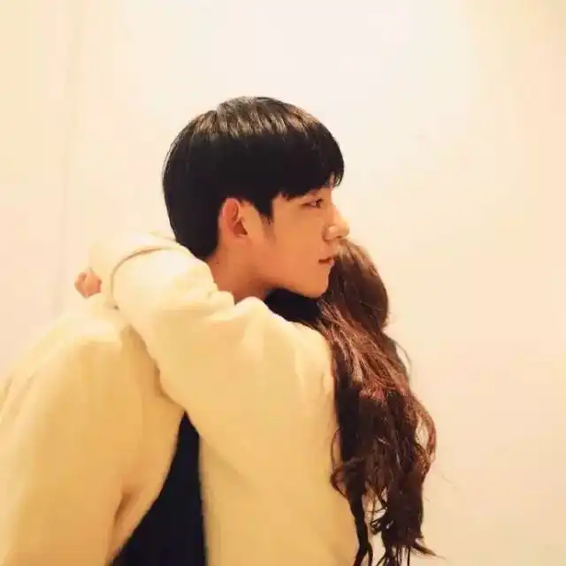 cp头像只有心里装满阳光的人,才能温暖别人