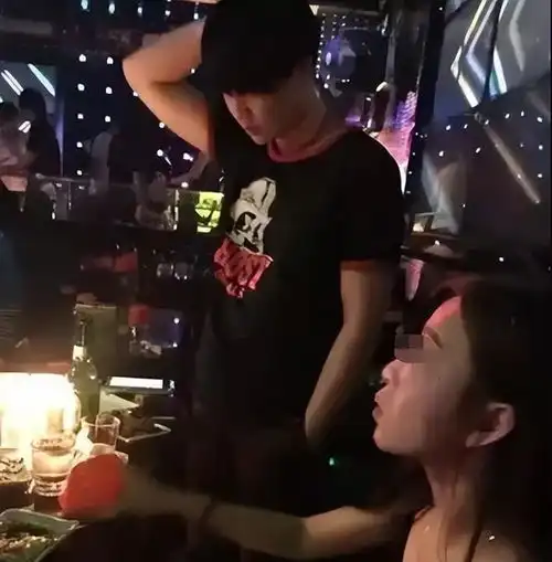 一晚7次24岁少女约会被无情虐待6小时,凶手她从我裤裆拔毛