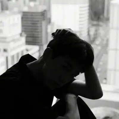 微信头像男沧桑黑白图片2018最新版你是认真书写的一笔一划