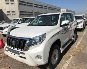 2017款丰田霸道2700实用配置二档起步越野无忧