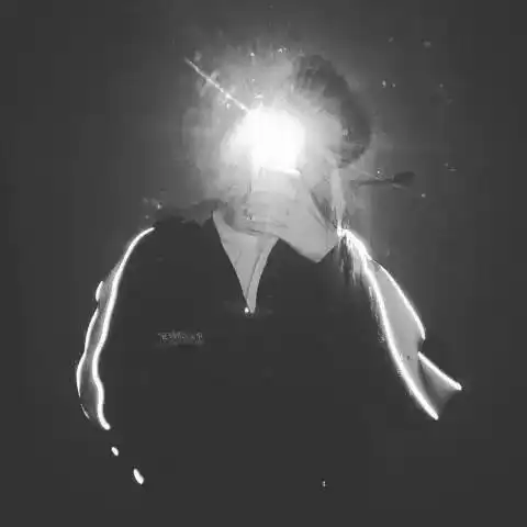 头像世间久别皆会相遇