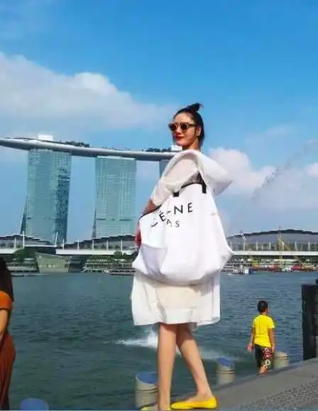 从肉联厂工人到知名演员,结婚三次,第三任娇妻肤白貌美小他20岁