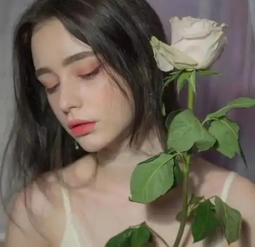 头像一个人若能令你安心,定能教你温柔