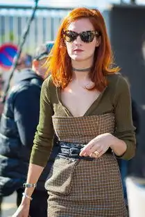 冬天学王子文景甜靠腰带变小腰精