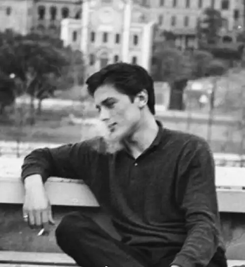 有没有一些黑白极简的头像比如下面这样的