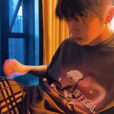 眼里面会有光吗男生头像