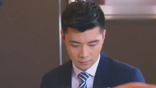 董事长目睹家族丑事掌掴总裁并将心机夫人开除