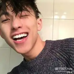 女生修图夸张看完这些男生的未修图,想告他们诈骗