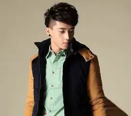 最显帅气的自然卷男生短发发型