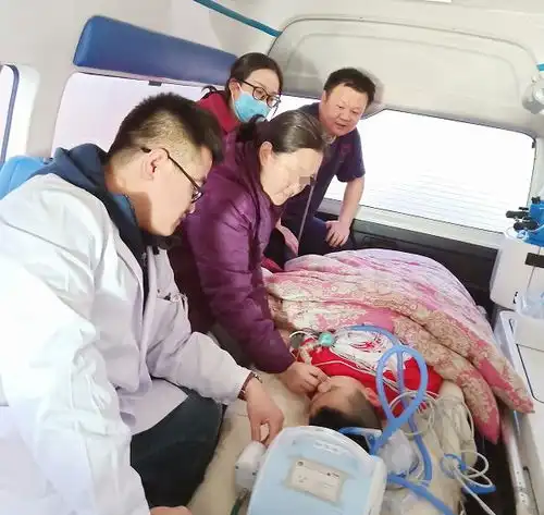 点赞8岁男孩因重症肺炎呼吸心跳暂停,儿医助他闯过生死关