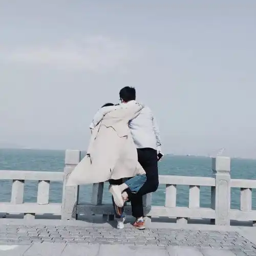 男人主动送你这4样礼物,说明他很爱很爱你