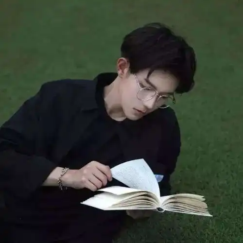 温柔腼腆的巨蟹座暗恋一个人会有哪些表现,了解一下,以免错过