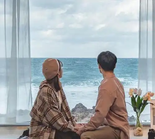 男人心定于你,他不会很宠你,而是总会当面对你说这三句话