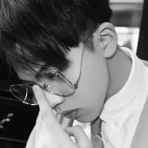 男生头像成年人的世界没有容易只有努力