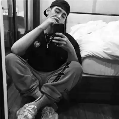 不畏手畏脚的帅气男生头像潇洒自然可爱点