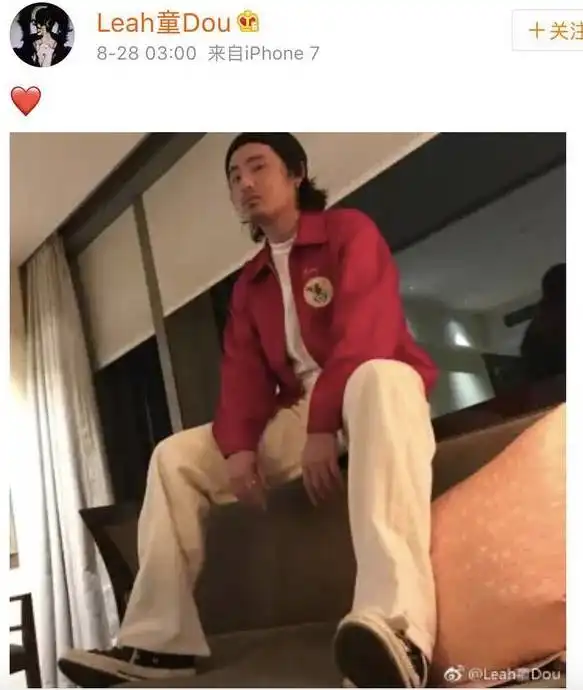 窦靖童七夕晒照,疑似公布恋情,网友不是周冬雨么