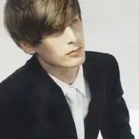 qq英伦风格男生头像记忆里的那抹倔强纠缠大脑