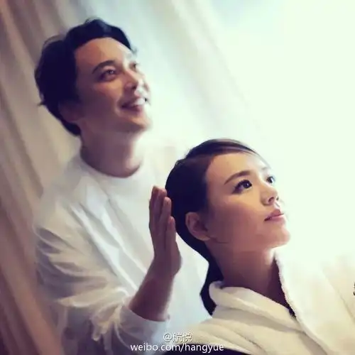 欧阳娜娜沈月都是被这个男人画上热搜的