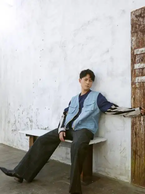 有种整容叫秦俊杰分手2年,健身变成筋肉男,杨紫眼光难理解