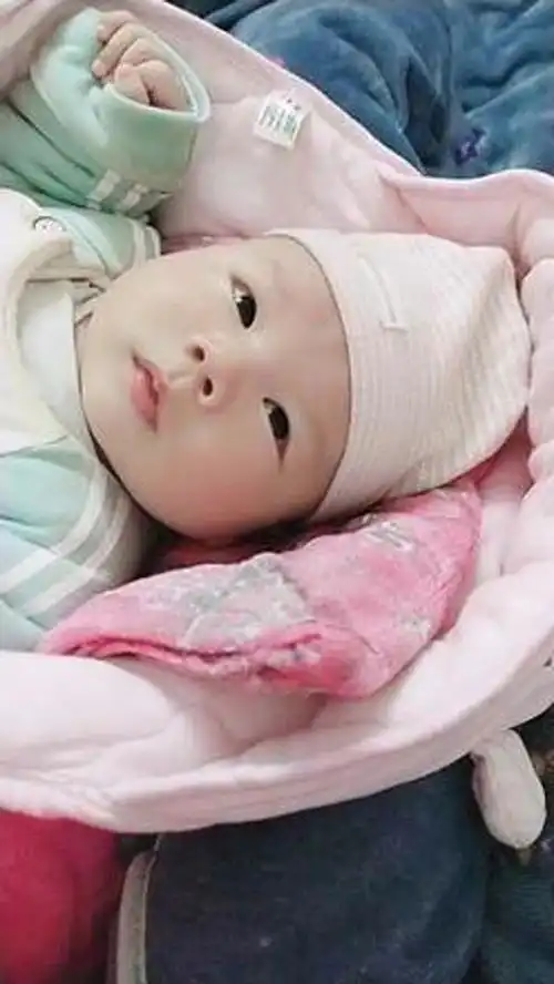 刚出生的宝宝,就成了这样,可爱极了