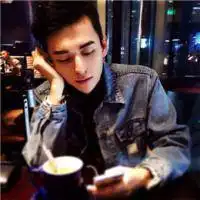 我躲在回忆里回忆男生头像