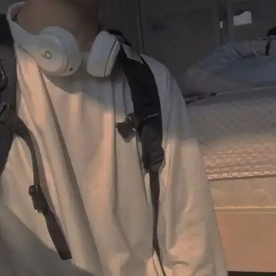 男生不露脸有点微丧的部位头像微丧不露脸的高清男头像