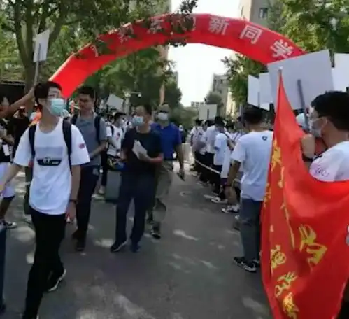 14岁男生上清华将免四考读到博士
