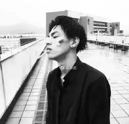 关注小哥哥发型久了,你会慢慢脱单