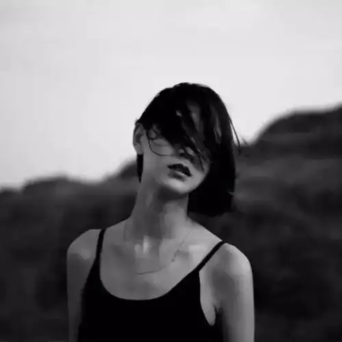 头像世间久别皆会相遇