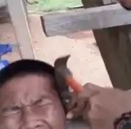 搞笑gif趣图少年,遇到这样不嫌弃你的媳妇,一定要好好对她