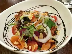 吃不仅是享受美味也是沟通的一种氛围