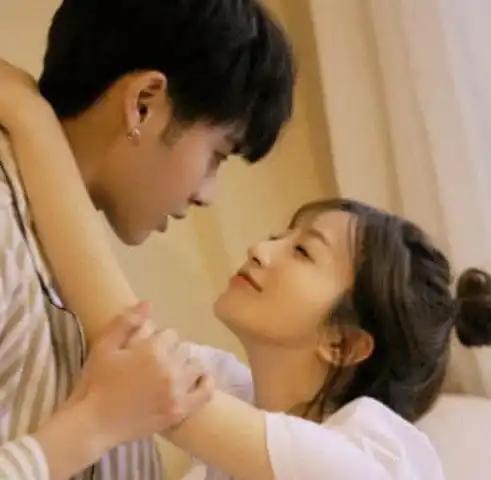 热恋期的员工情侣,不管多么的恩爱,这3个底线一定不能触碰