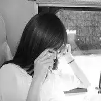 伪装带字伤感微信头像女生微信头像图片大全