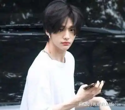 男生头像男生头像成熟稳重,时光流逝回忆太多第243期