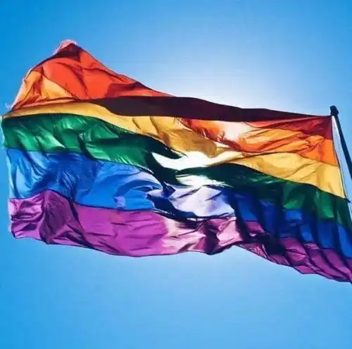 我们生而不同,所以就没有相爱的权利吗