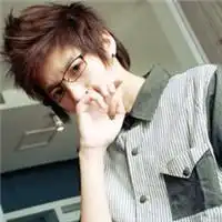 要非主流的qq头像,要求白色大多数像人男女都可以不闪图