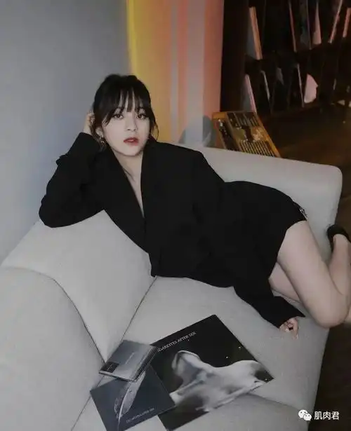 减肥之后的欧阳娜娜,纯欲性感,身材又顶回来了