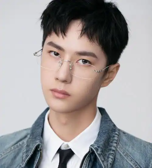 盘点一下戴眼镜的男明星们,带上眼镜,整个人的气质都变了