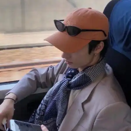 潮流男生头像2020没心没肺的活着