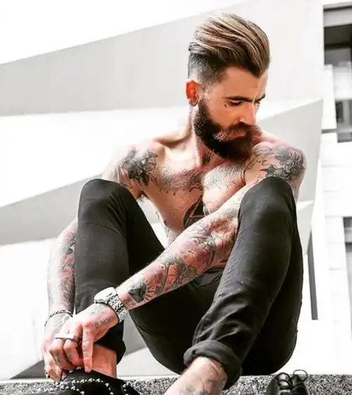 男人与纹身