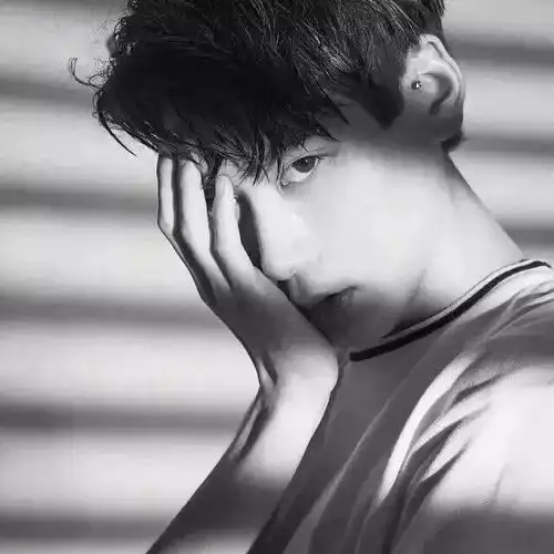 头像先说爱的人总是先离开,后心动的总是难以释怀