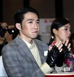 求俞灏明烧伤时的图片,怎么我现在看他像没烧一样帅气