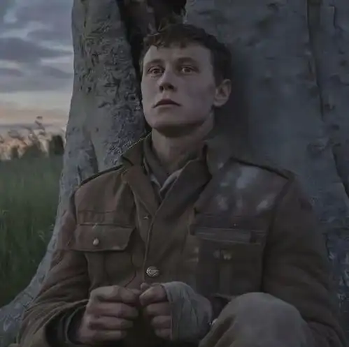 组图1917男星乔治麦凯杂志大片,眼神深邃迷人