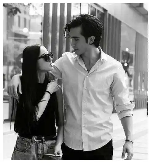 迪丽热巴太飒了漂亮脸蛋穿什么衣服都搭,和什么男明星都配