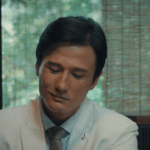 香港电影里的危险男人尹子维,用邪魅坏笑征服观众