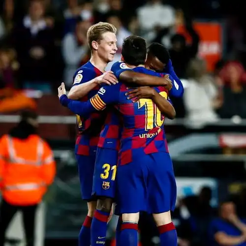 巴萨球员们告别梅西