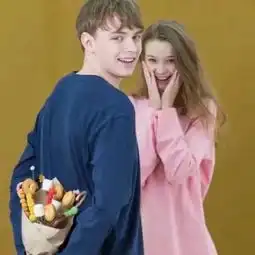 2018情侣头像欧美范一男一女小清新一穷二白只有一腔孤勇和爱