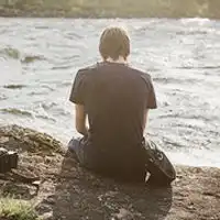 qq男生背影头像几分忧伤的头像